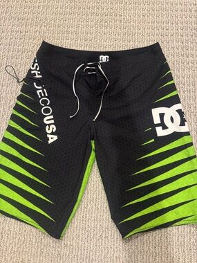 DC Shoes Carnivore Black/Lime Green Board Shorts - Size 30